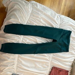 Forest green lululemon leggings - size 6